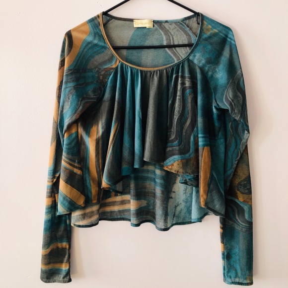 Beautiful blouse - Picture 1 of 4